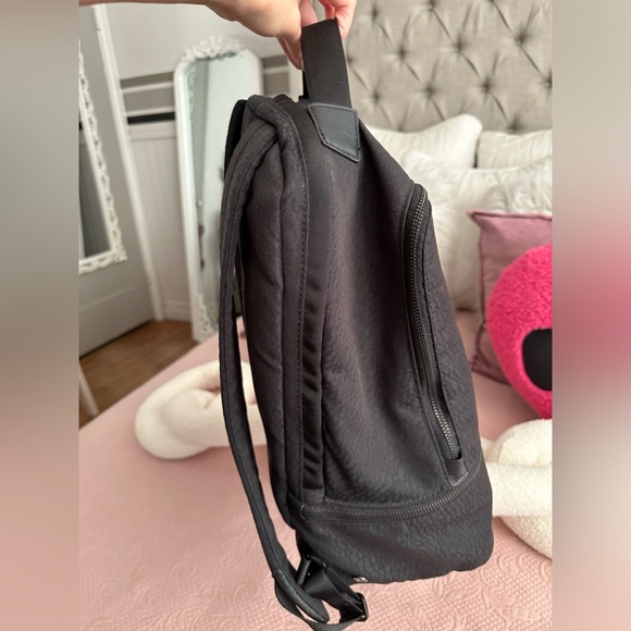 Lululemon backpack - Picture 4 of 9